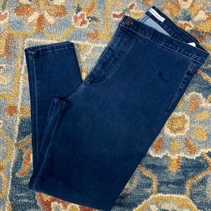Levis stretch size Large leggins style flat front no pockets